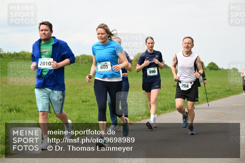10.05.2026 - 8. Wedeler Halbmarathon Dr. Thomas Lammeyer http://msf.ph/oto/9698989 10.05.2026 11:35:38 Laufen 2010, 605, 890, 258 meine-sportfotos.de