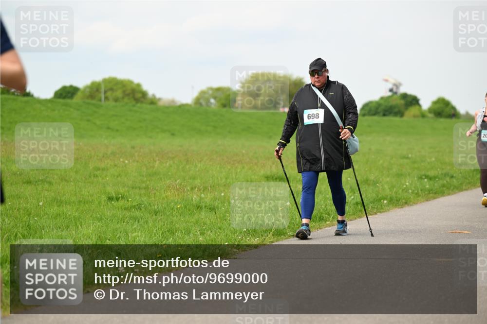 10.05.2026 - 8. Wedeler Halbmarathon Dr. Thomas Lammeyer http://msf.ph/oto/9699000 10.05.2026 11:35:41 Laufen 698 meine-sportfotos.de