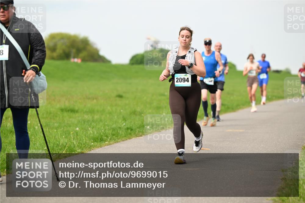 10.05.2026 - 8. Wedeler Halbmarathon Dr. Thomas Lammeyer http://msf.ph/oto/9699015 10.05.2026 11:35:44 Laufen 2094 meine-sportfotos.de