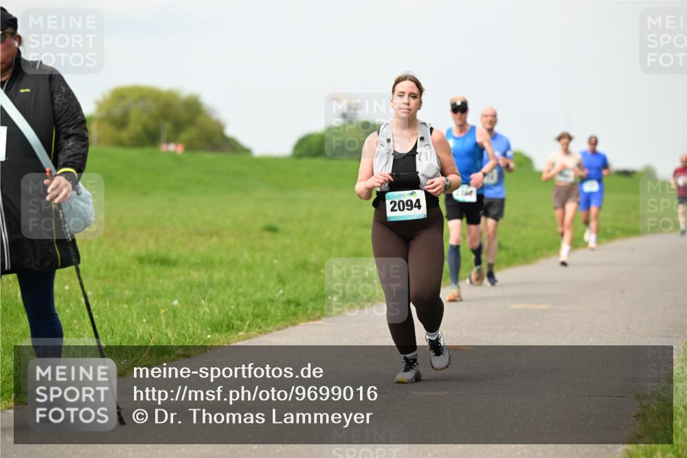 10.05.2026 - 8. Wedeler Halbmarathon Dr. Thomas Lammeyer http://msf.ph/oto/9699016 10.05.2026 11:35:44 Laufen 2094 meine-sportfotos.de