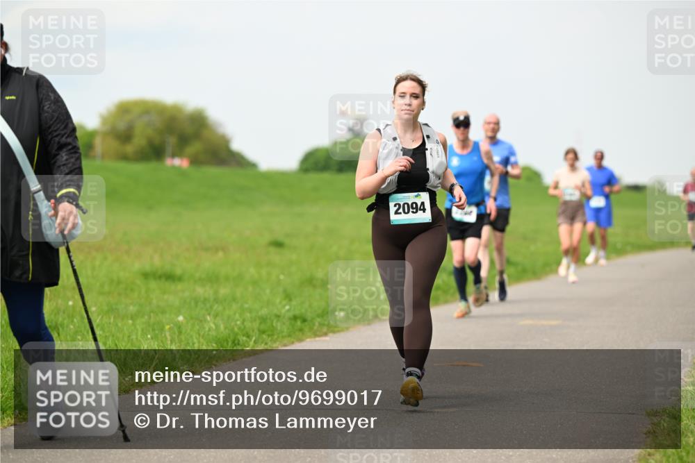 10.05.2026 - 8. Wedeler Halbmarathon Dr. Thomas Lammeyer http://msf.ph/oto/9699017 10.05.2026 11:35:44 Laufen 2094 meine-sportfotos.de