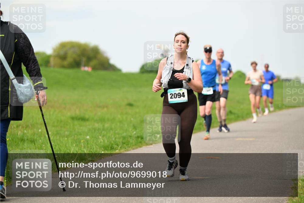 10.05.2026 - 8. Wedeler Halbmarathon Dr. Thomas Lammeyer http://msf.ph/oto/9699018 10.05.2026 11:35:44 Laufen 2094 meine-sportfotos.de