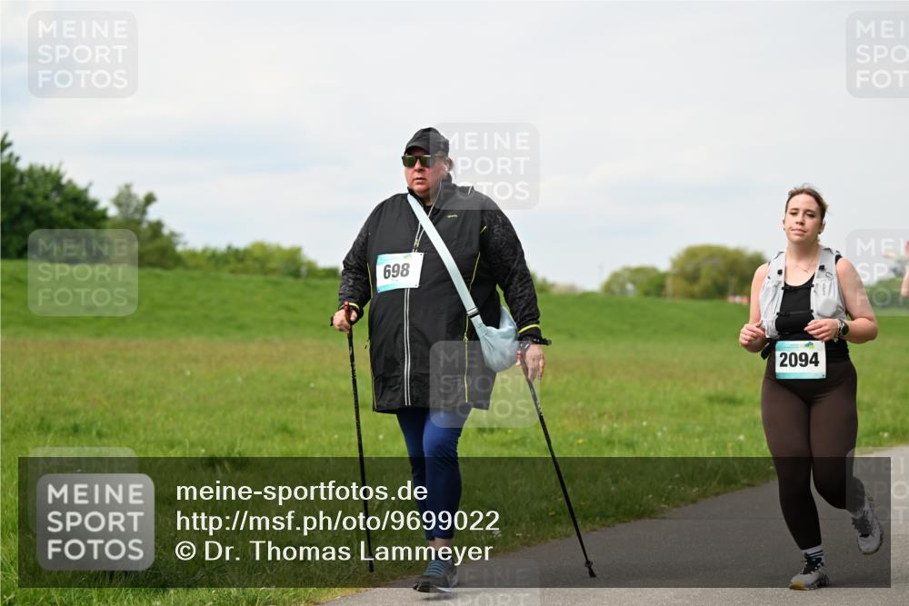 10.05.2026 - 8. Wedeler Halbmarathon Dr. Thomas Lammeyer http://msf.ph/oto/9699022 10.05.2026 11:35:45 Laufen 698, 2094 meine-sportfotos.de