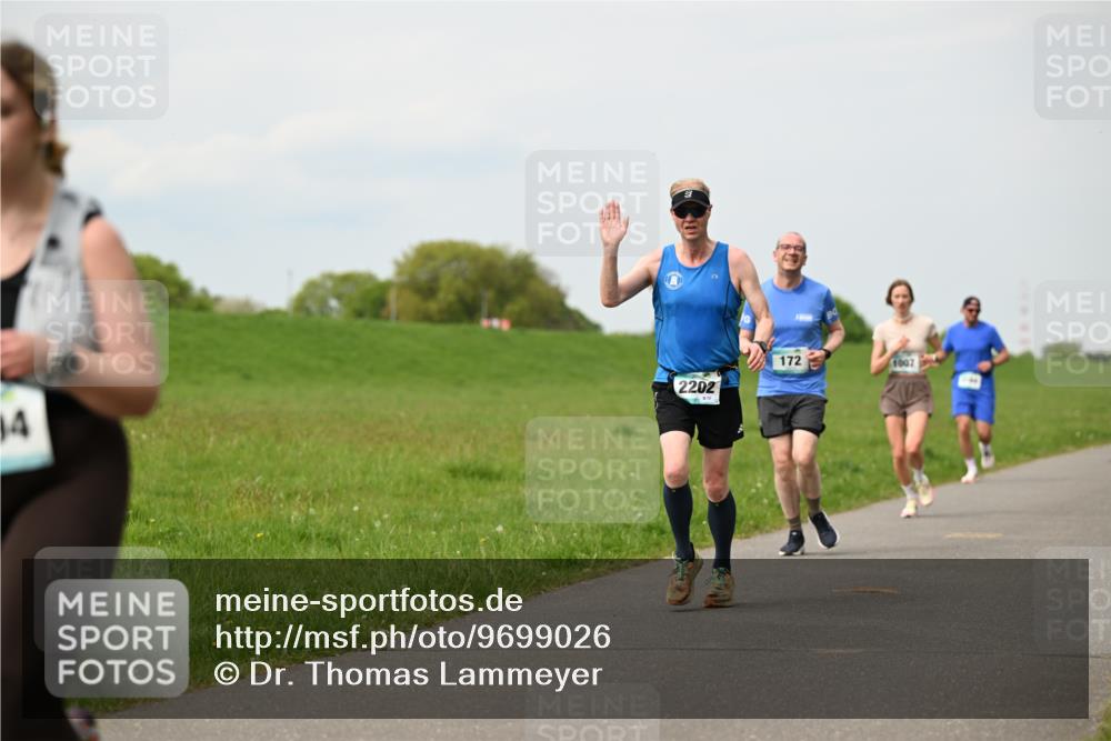 10.05.2026 - 8. Wedeler Halbmarathon Dr. Thomas Lammeyer http://msf.ph/oto/9699026 10.05.2026 11:35:46 Laufen 2202, 172, 1007 meine-sportfotos.de