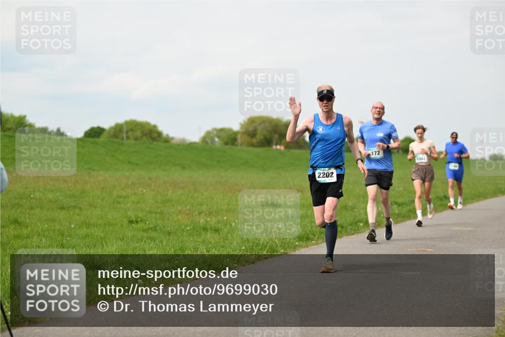 10.05.2026 - 8. Wedeler Halbmarathon Dr. Thomas Lammeyer http://msf.ph/oto/9699030 10.05.2026 11:35:47 Laufen 2202, 172, 1007 meine-sportfotos.de