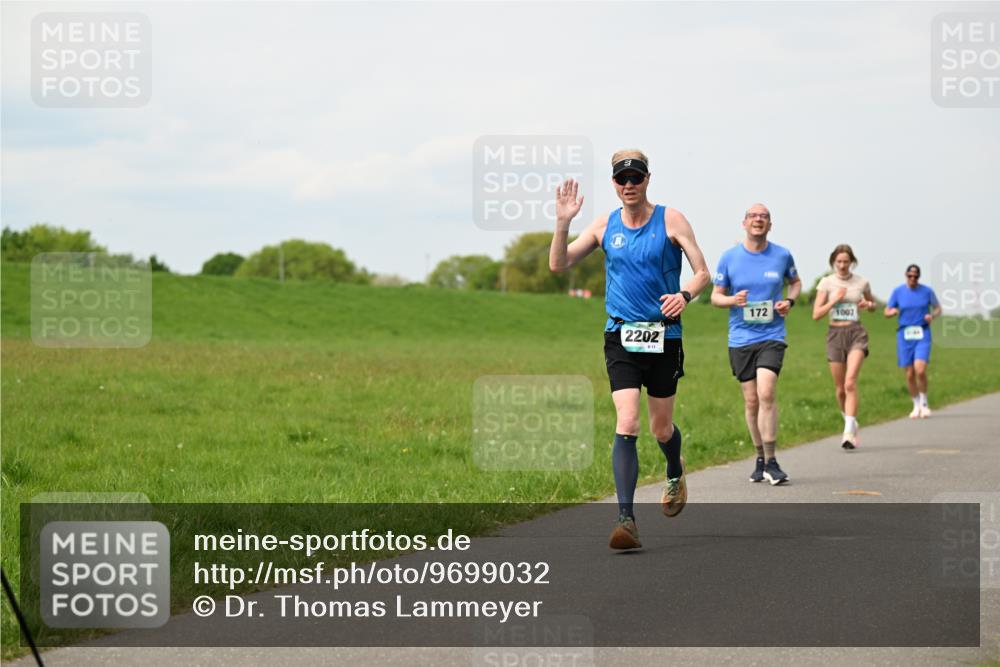 10.05.2026 - 8. Wedeler Halbmarathon Dr. Thomas Lammeyer http://msf.ph/oto/9699032 10.05.2026 11:35:47 Laufen 2202, 813, 172, 1007 meine-sportfotos.de