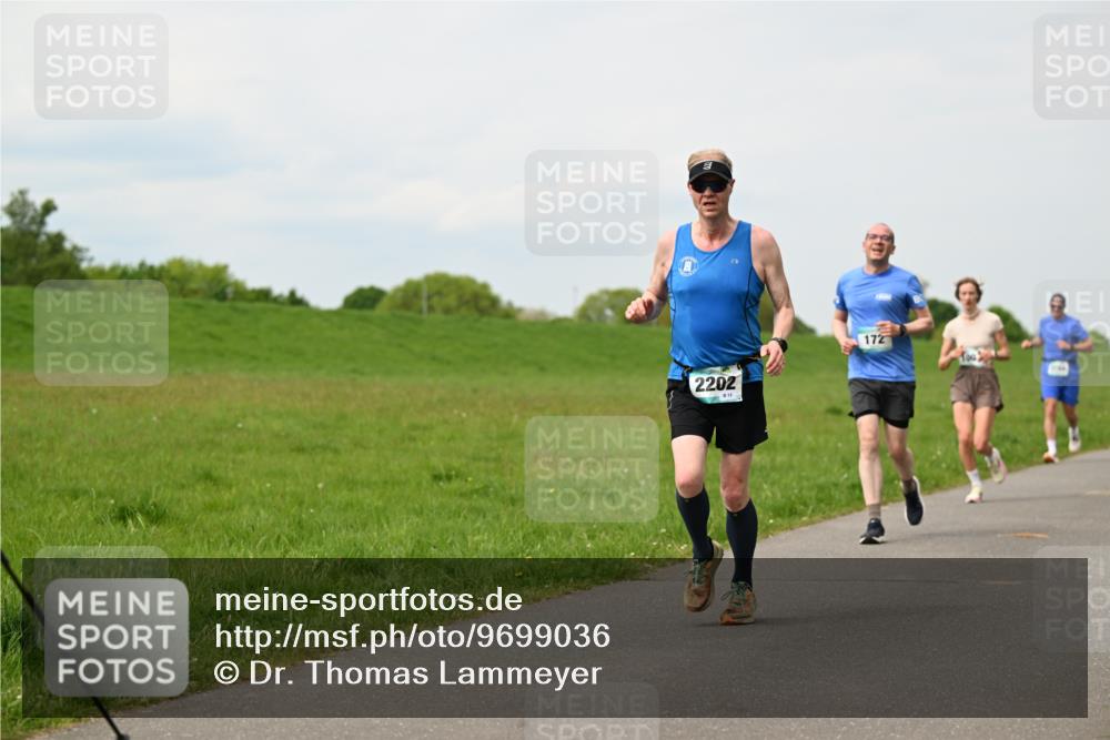 10.05.2026 - 8. Wedeler Halbmarathon Dr. Thomas Lammeyer http://msf.ph/oto/9699036 10.05.2026 11:35:48 Laufen 2202, 813, 172 meine-sportfotos.de