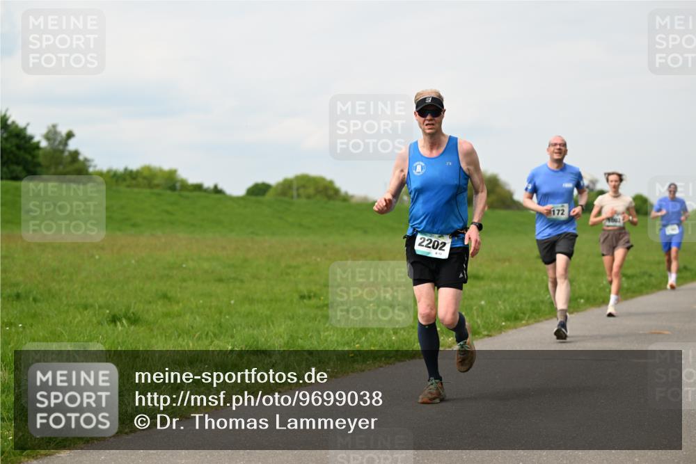 10.05.2026 - 8. Wedeler Halbmarathon Dr. Thomas Lammeyer http://msf.ph/oto/9699038 10.05.2026 11:35:48 Laufen 2202, 172 meine-sportfotos.de
