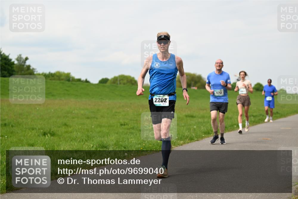 10.05.2026 - 8. Wedeler Halbmarathon Dr. Thomas Lammeyer http://msf.ph/oto/9699040 10.05.2026 11:35:48 Laufen 2202, 813, 172, 1007 meine-sportfotos.de