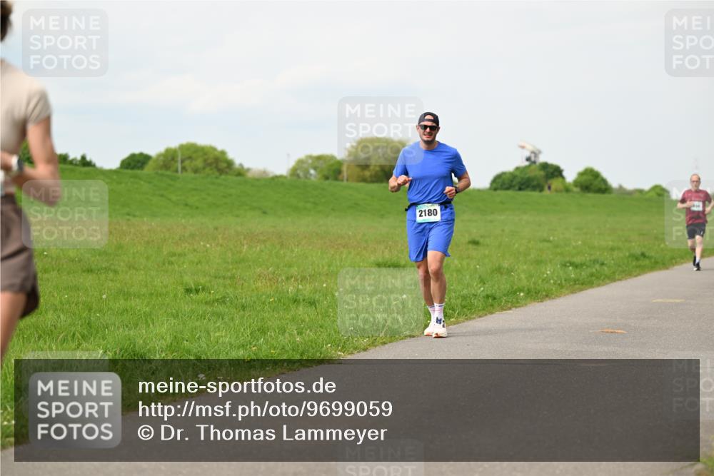10.05.2026 - 8. Wedeler Halbmarathon Dr. Thomas Lammeyer http://msf.ph/oto/9699059 10.05.2026 11:35:52 Laufen 2180 meine-sportfotos.de