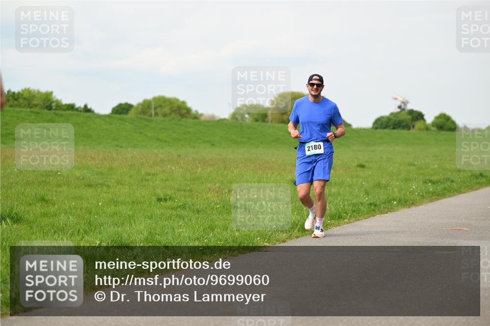 10.05.2026 - 8. Wedeler Halbmarathon Dr. Thomas Lammeyer http://msf.ph/oto/9699060 10.05.2026 11:35:52 Laufen 2180 meine-sportfotos.de