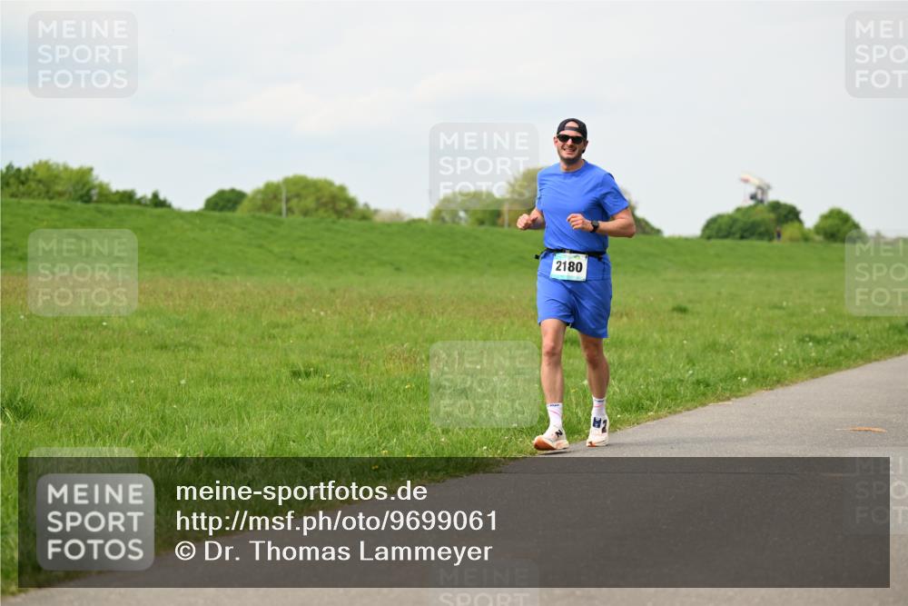 10.05.2026 - 8. Wedeler Halbmarathon Dr. Thomas Lammeyer http://msf.ph/oto/9699061 10.05.2026 11:35:53 Laufen 2180 meine-sportfotos.de