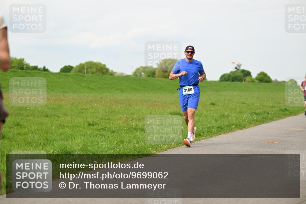 10.05.2026 - 8. Wedeler Halbmarathon Dr. Thomas Lammeyer http://msf.ph/oto/9699062 10.05.2026 11:35:52 Laufen 2180 meine-sportfotos.de