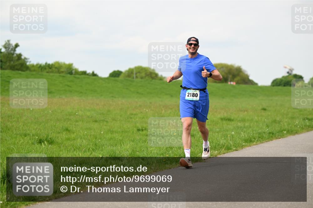 10.05.2026 - 8. Wedeler Halbmarathon Dr. Thomas Lammeyer http://msf.ph/oto/9699069 10.05.2026 11:35:53 Laufen 2180 meine-sportfotos.de