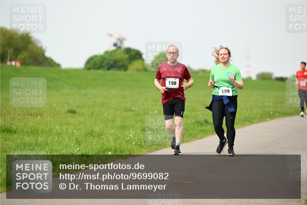 10.05.2026 - 8. Wedeler Halbmarathon Dr. Thomas Lammeyer http://msf.ph/oto/9699082 10.05.2026 11:35:57 Laufen 198, 199 meine-sportfotos.de