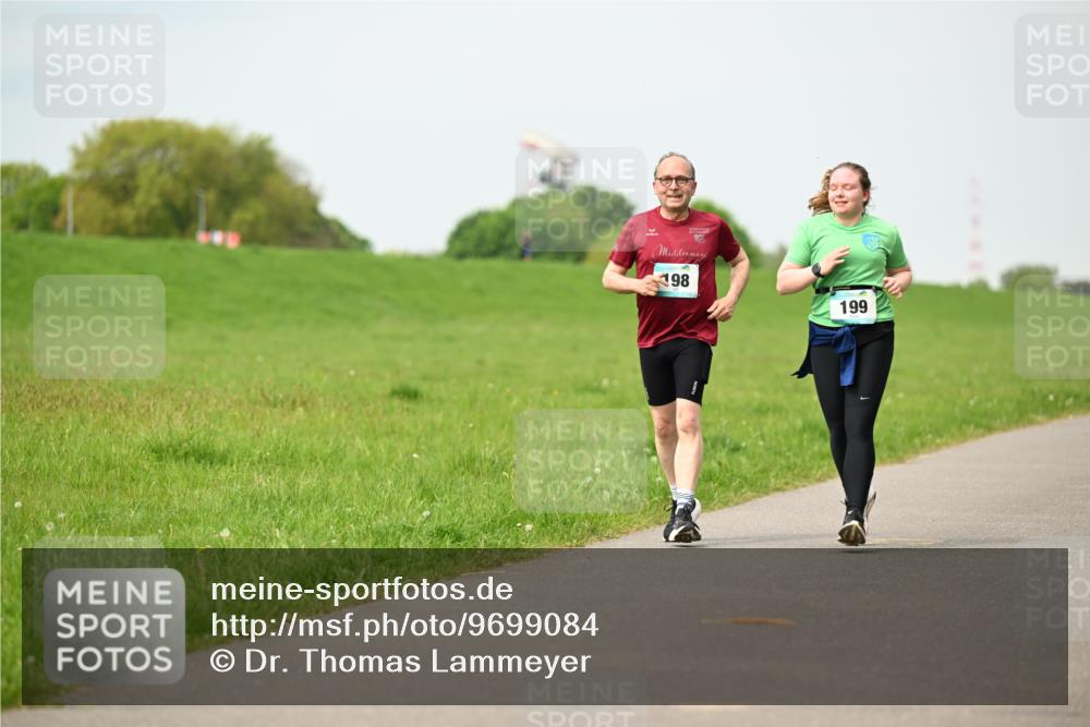 10.05.2026 - 8. Wedeler Halbmarathon Dr. Thomas Lammeyer http://msf.ph/oto/9699084 10.05.2026 11:35:57 Laufen 198, 199 meine-sportfotos.de