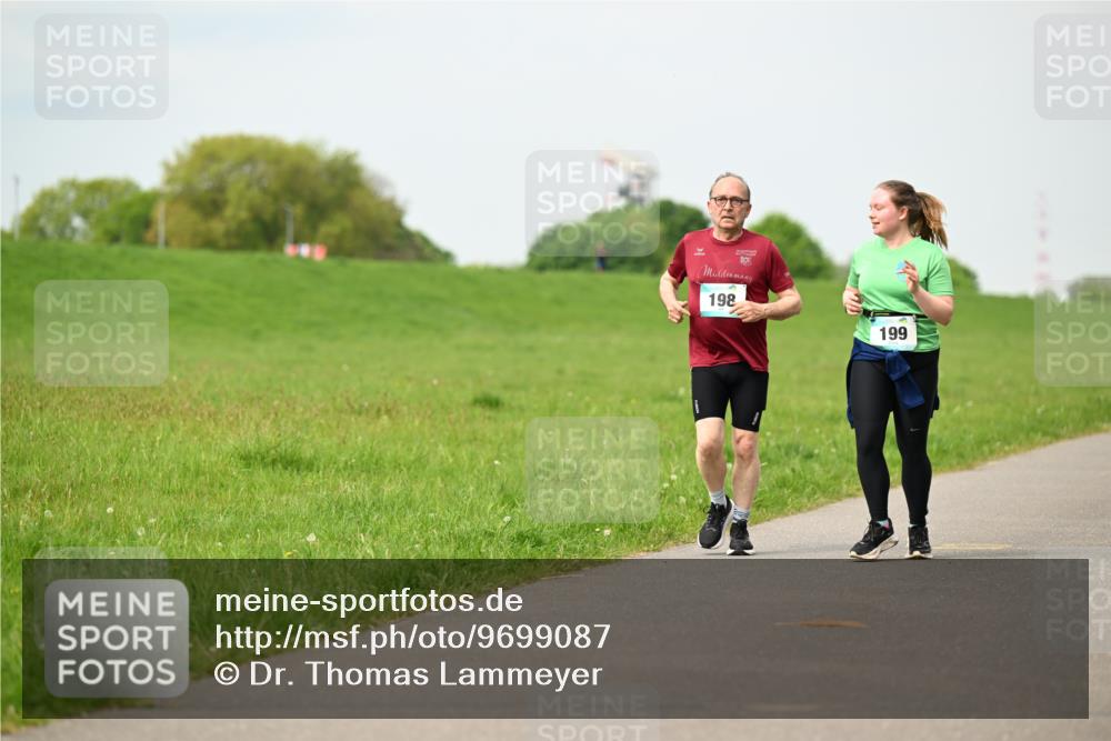 10.05.2026 - 8. Wedeler Halbmarathon Dr. Thomas Lammeyer http://msf.ph/oto/9699087 10.05.2026 11:35:57 Laufen 198, 199 meine-sportfotos.de