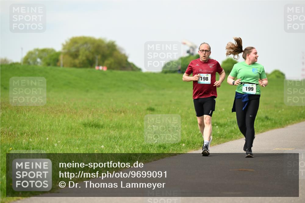 10.05.2026 - 8. Wedeler Halbmarathon Dr. Thomas Lammeyer http://msf.ph/oto/9699091 10.05.2026 11:35:58 Laufen 198, 199 meine-sportfotos.de