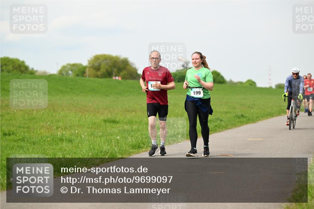 10.05.2026 - 8. Wedeler Halbmarathon Dr. Thomas Lammeyer http://msf.ph/oto/9699097 10.05.2026 11:36:00 Laufen 199 meine-sportfotos.de