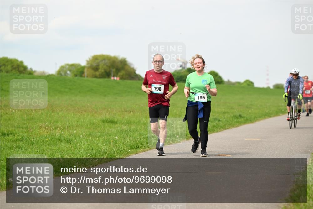 10.05.2026 - 8. Wedeler Halbmarathon Dr. Thomas Lammeyer http://msf.ph/oto/9699098 10.05.2026 11:35:59 Laufen 198, 199 meine-sportfotos.de