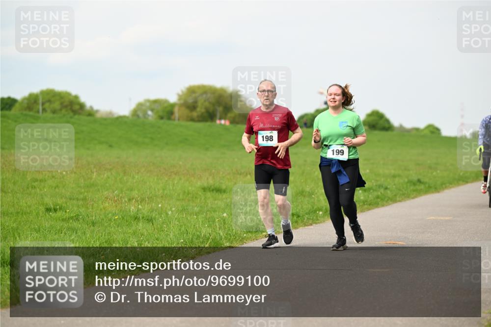 10.05.2026 - 8. Wedeler Halbmarathon Dr. Thomas Lammeyer http://msf.ph/oto/9699100 10.05.2026 11:36:00 Laufen 198, 199 meine-sportfotos.de