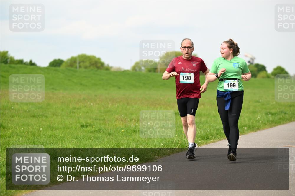 10.05.2026 - 8. Wedeler Halbmarathon Dr. Thomas Lammeyer http://msf.ph/oto/9699106 10.05.2026 11:36:01 Laufen 198, 199 meine-sportfotos.de