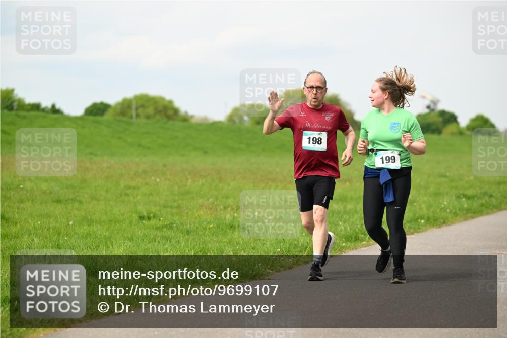 10.05.2026 - 8. Wedeler Halbmarathon Dr. Thomas Lammeyer http://msf.ph/oto/9699107 10.05.2026 11:36:01 Laufen 198, 199 meine-sportfotos.de