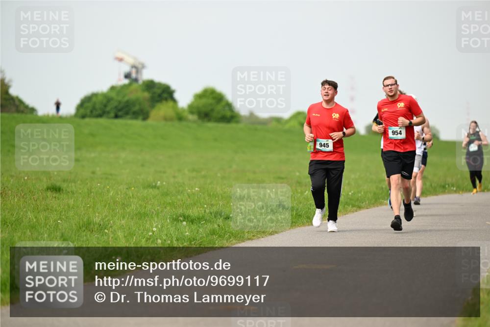10.05.2026 - 8. Wedeler Halbmarathon Dr. Thomas Lammeyer http://msf.ph/oto/9699117 10.05.2026 11:36:04 Laufen 954, 945 meine-sportfotos.de