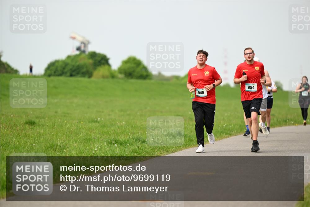 10.05.2026 - 8. Wedeler Halbmarathon Dr. Thomas Lammeyer http://msf.ph/oto/9699119 10.05.2026 11:36:04 Laufen 945, 954 meine-sportfotos.de