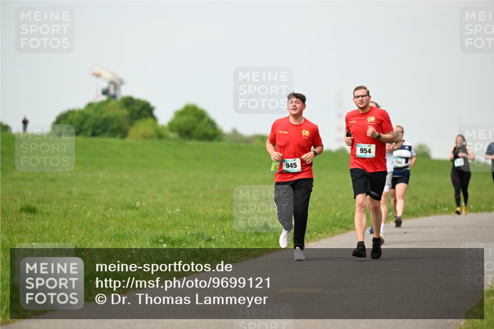 10.05.2026 - 8. Wedeler Halbmarathon Dr. Thomas Lammeyer http://msf.ph/oto/9699121 10.05.2026 11:36:04 Laufen 954, 945 meine-sportfotos.de