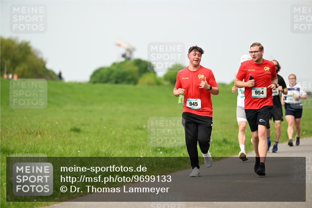 10.05.2026 - 8. Wedeler Halbmarathon Dr. Thomas Lammeyer http://msf.ph/oto/9699133 10.05.2026 11:36:06 Laufen 945, 954 meine-sportfotos.de