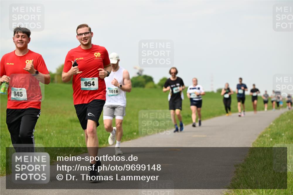10.05.2026 - 8. Wedeler Halbmarathon Dr. Thomas Lammeyer http://msf.ph/oto/9699148 10.05.2026 11:36:11 Laufen 945, 954, 1016 meine-sportfotos.de