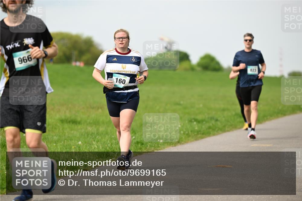 10.05.2026 - 8. Wedeler Halbmarathon Dr. Thomas Lammeyer http://msf.ph/oto/9699165 10.05.2026 11:36:16 Laufen 966, 160, 823 meine-sportfotos.de
