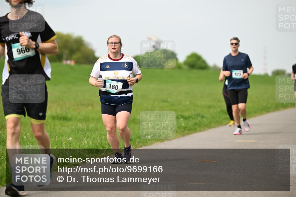 10.05.2026 - 8. Wedeler Halbmarathon Dr. Thomas Lammeyer http://msf.ph/oto/9699166 10.05.2026 11:36:16 Laufen 966, 160, 823 meine-sportfotos.de