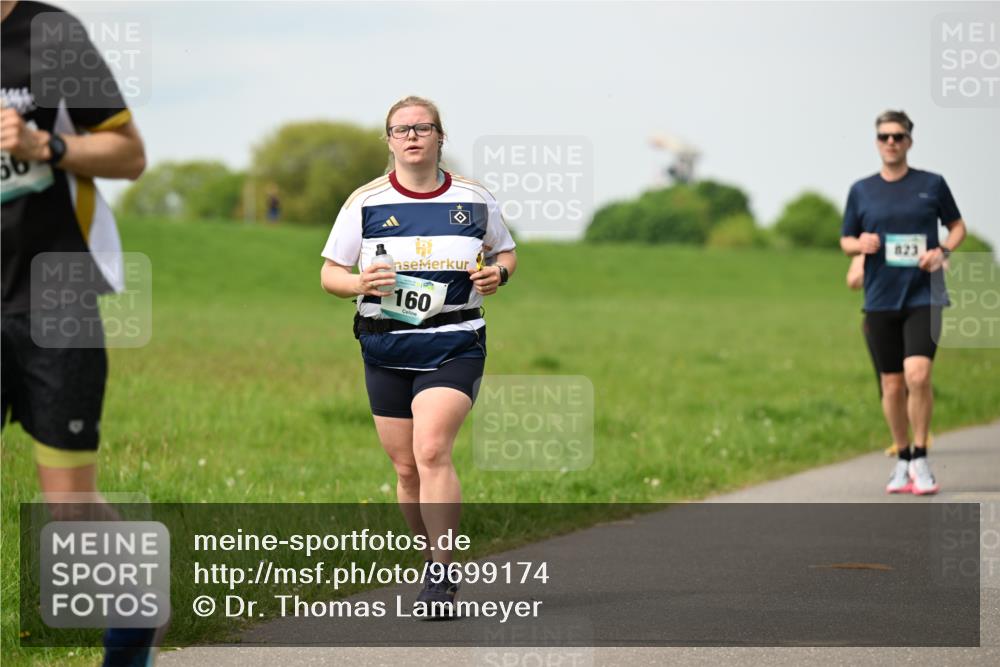 10.05.2026 - 8. Wedeler Halbmarathon Dr. Thomas Lammeyer http://msf.ph/oto/9699174 10.05.2026 11:36:17 Laufen 160, 823 meine-sportfotos.de