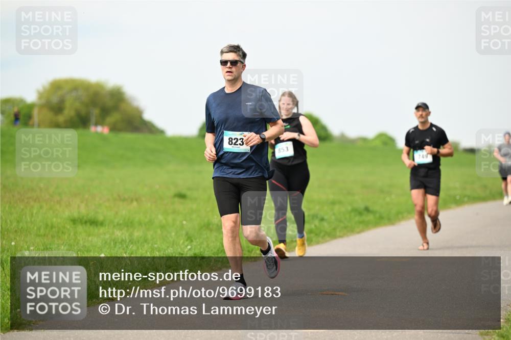 10.05.2026 - 8. Wedeler Halbmarathon Dr. Thomas Lammeyer http://msf.ph/oto/9699183 10.05.2026 11:36:19 Laufen 823, 853 meine-sportfotos.de