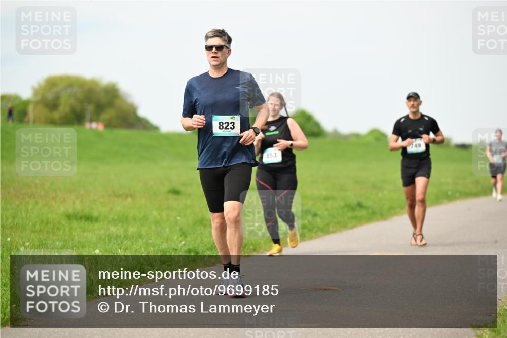 10.05.2026 - 8. Wedeler Halbmarathon Dr. Thomas Lammeyer http://msf.ph/oto/9699185 10.05.2026 11:36:19 Laufen 823, 853 meine-sportfotos.de