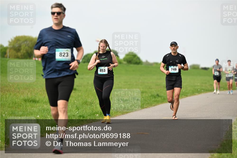 10.05.2026 - 8. Wedeler Halbmarathon Dr. Thomas Lammeyer http://msf.ph/oto/9699188 10.05.2026 11:36:20 Laufen 823, 853, 749 meine-sportfotos.de