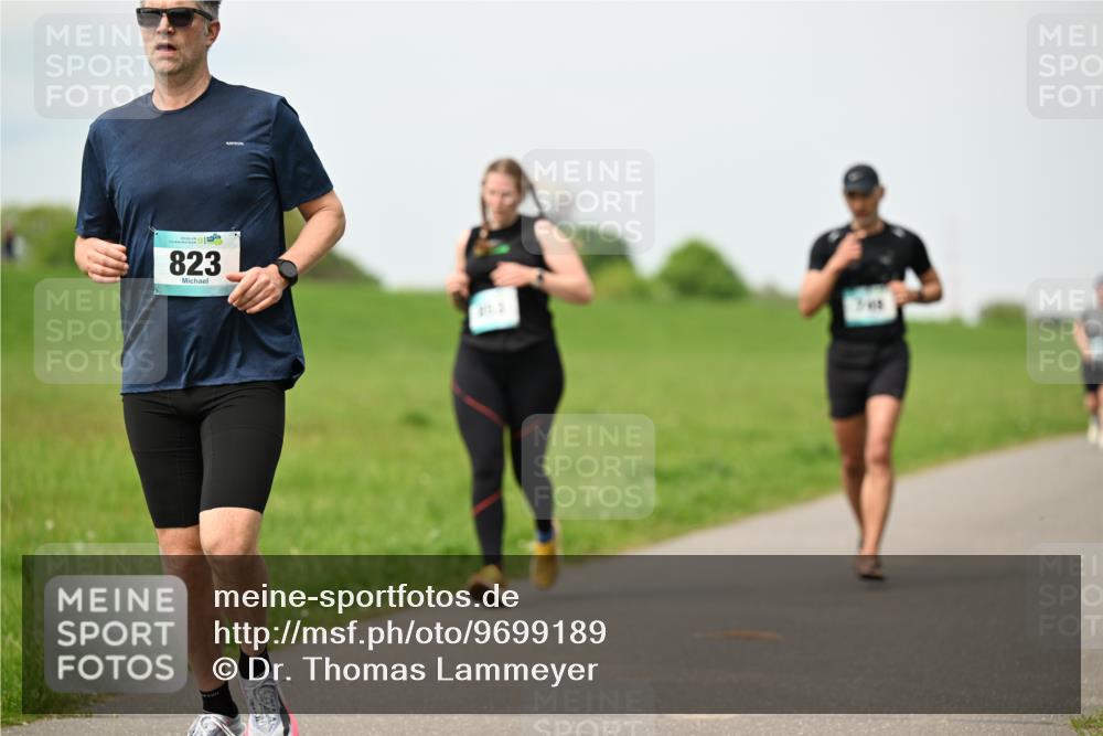 10.05.2026 - 8. Wedeler Halbmarathon Dr. Thomas Lammeyer http://msf.ph/oto/9699189 10.05.2026 11:36:20 Laufen 823 meine-sportfotos.de
