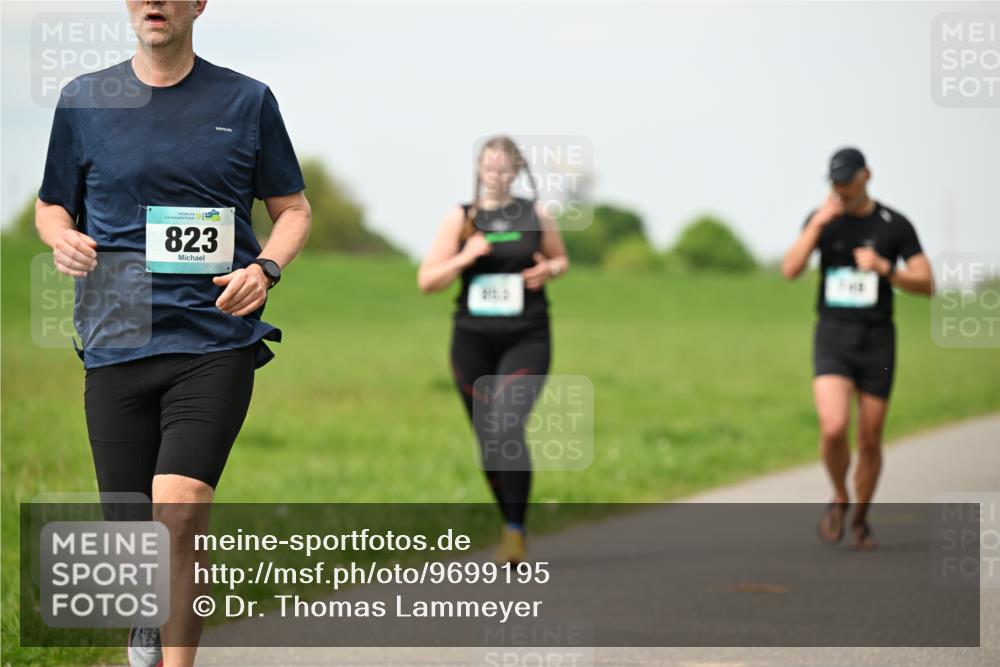 10.05.2026 - 8. Wedeler Halbmarathon Dr. Thomas Lammeyer http://msf.ph/oto/9699195 10.05.2026 11:36:21 Laufen 823 meine-sportfotos.de