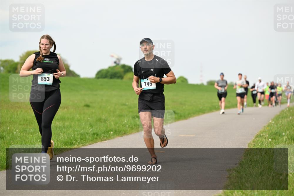10.05.2026 - 8. Wedeler Halbmarathon Dr. Thomas Lammeyer http://msf.ph/oto/9699202 10.05.2026 11:36:22 Laufen 853, 745 meine-sportfotos.de