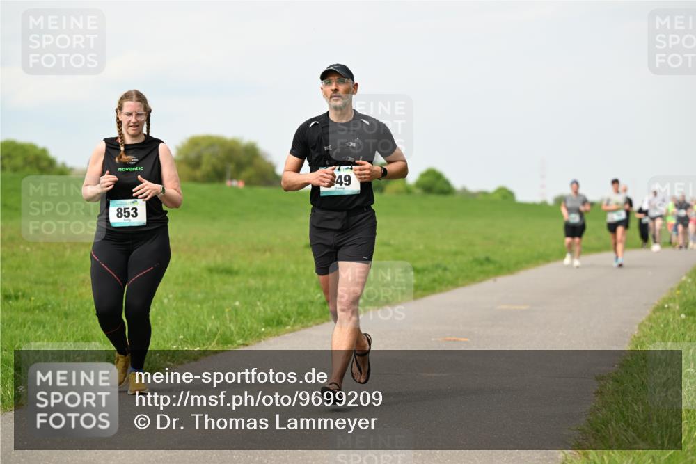 10.05.2026 - 8. Wedeler Halbmarathon Dr. Thomas Lammeyer http://msf.ph/oto/9699209 10.05.2026 11:36:23 Laufen 853 meine-sportfotos.de
