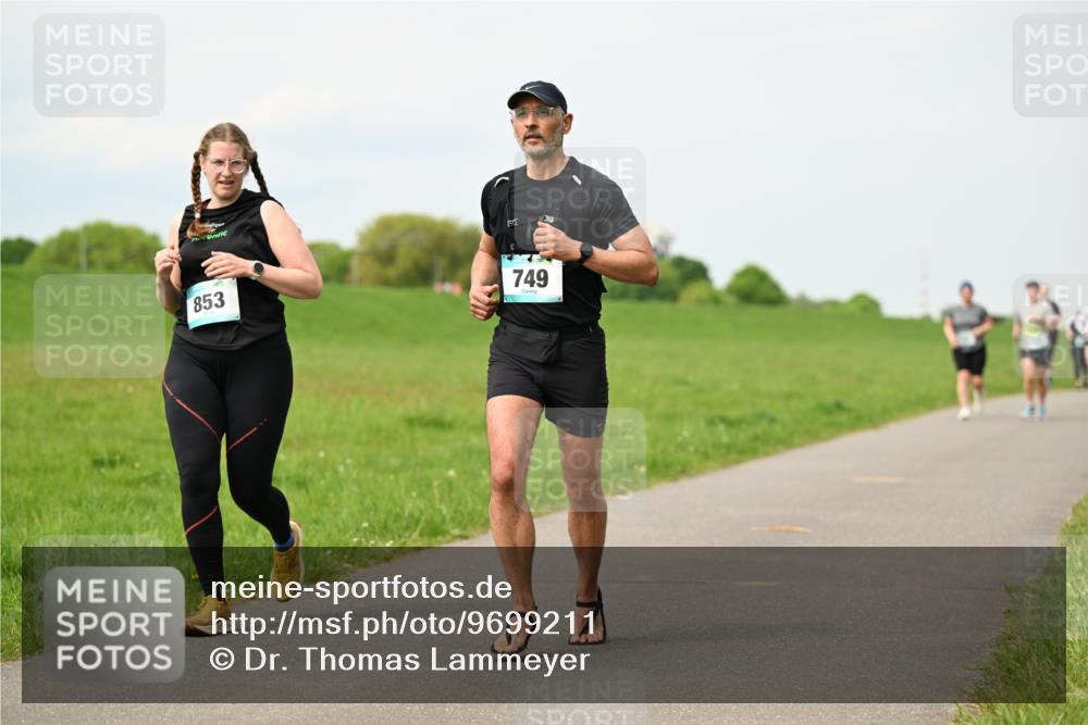 10.05.2026 - 8. Wedeler Halbmarathon Dr. Thomas Lammeyer http://msf.ph/oto/9699211 10.05.2026 11:36:23 Laufen 853, 749 meine-sportfotos.de
