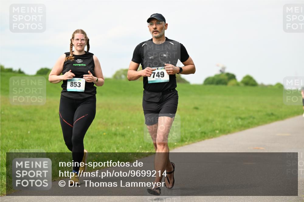 10.05.2026 - 8. Wedeler Halbmarathon Dr. Thomas Lammeyer http://msf.ph/oto/9699214 10.05.2026 11:36:24 Laufen 853, 749 meine-sportfotos.de