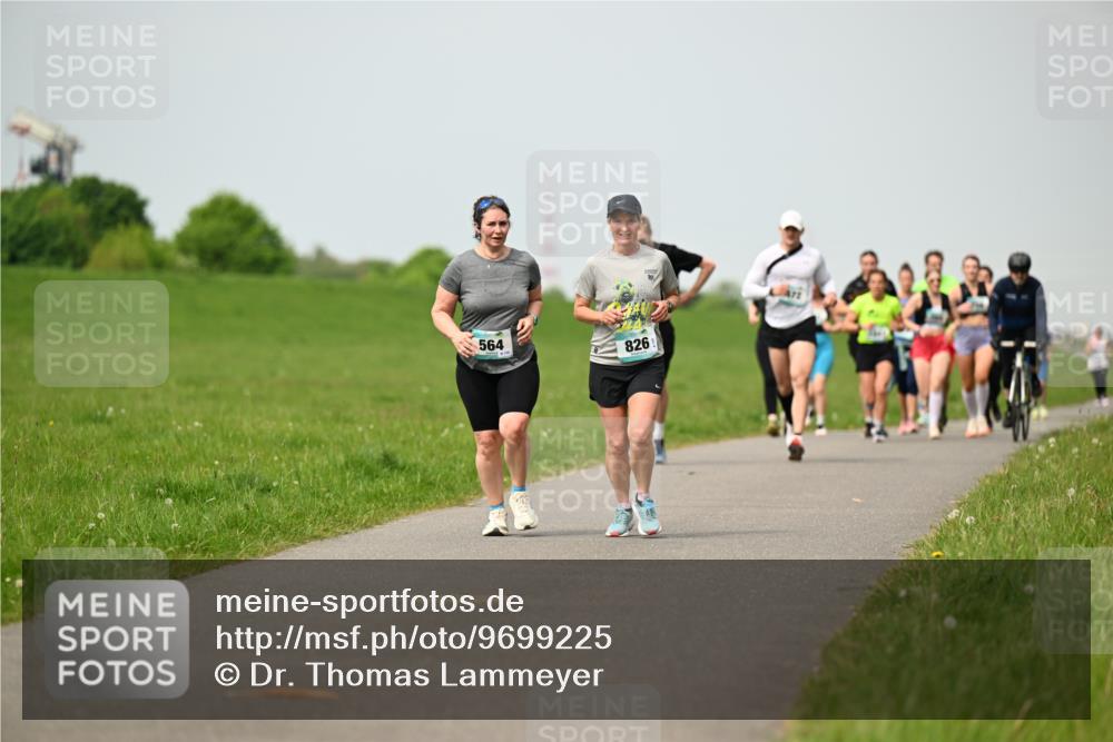 10.05.2026 - 8. Wedeler Halbmarathon Dr. Thomas Lammeyer http://msf.ph/oto/9699225 10.05.2026 11:36:27 Laufen 564, 826 meine-sportfotos.de