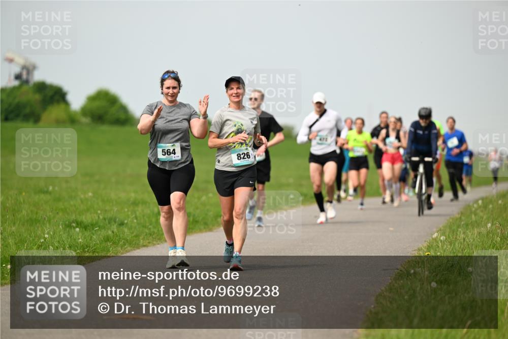 10.05.2026 - 8. Wedeler Halbmarathon Dr. Thomas Lammeyer http://msf.ph/oto/9699238 10.05.2026 11:36:29 Laufen 564, 826 meine-sportfotos.de