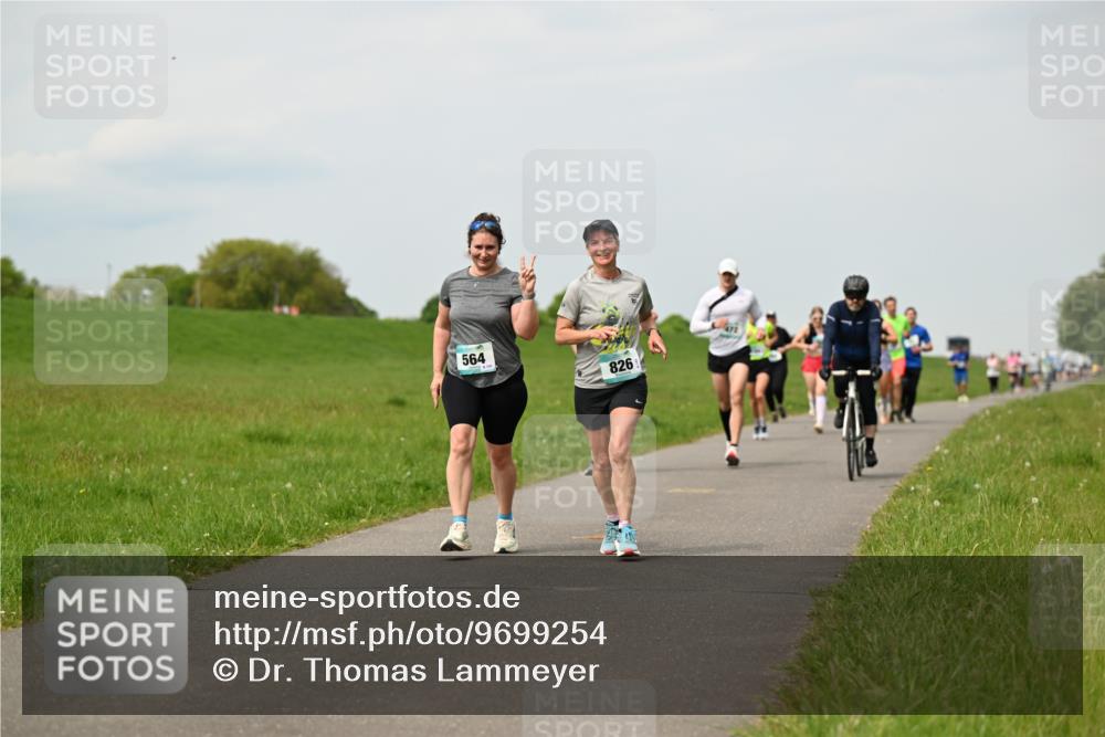 10.05.2026 - 8. Wedeler Halbmarathon Dr. Thomas Lammeyer http://msf.ph/oto/9699254 10.05.2026 11:36:32 Laufen 564, 826 meine-sportfotos.de