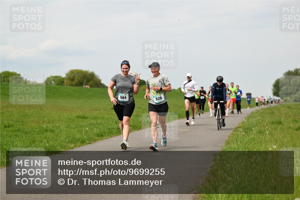 10.05.2026 - 8. Wedeler Halbmarathon Dr. Thomas Lammeyer http://msf.ph/oto/9699255 10.05.2026 11:36:33 Laufen 564, 826 meine-sportfotos.de
