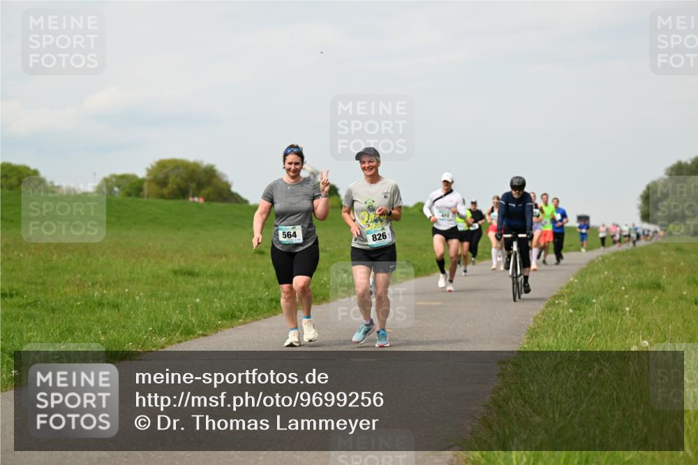 10.05.2026 - 8. Wedeler Halbmarathon Dr. Thomas Lammeyer http://msf.ph/oto/9699256 10.05.2026 11:36:33 Laufen 564, 826 meine-sportfotos.de