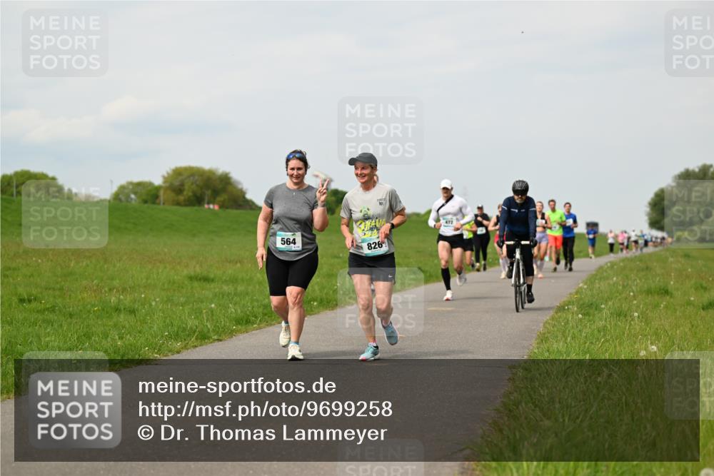 10.05.2026 - 8. Wedeler Halbmarathon Dr. Thomas Lammeyer http://msf.ph/oto/9699258 10.05.2026 11:36:33 Laufen 564, 826 meine-sportfotos.de